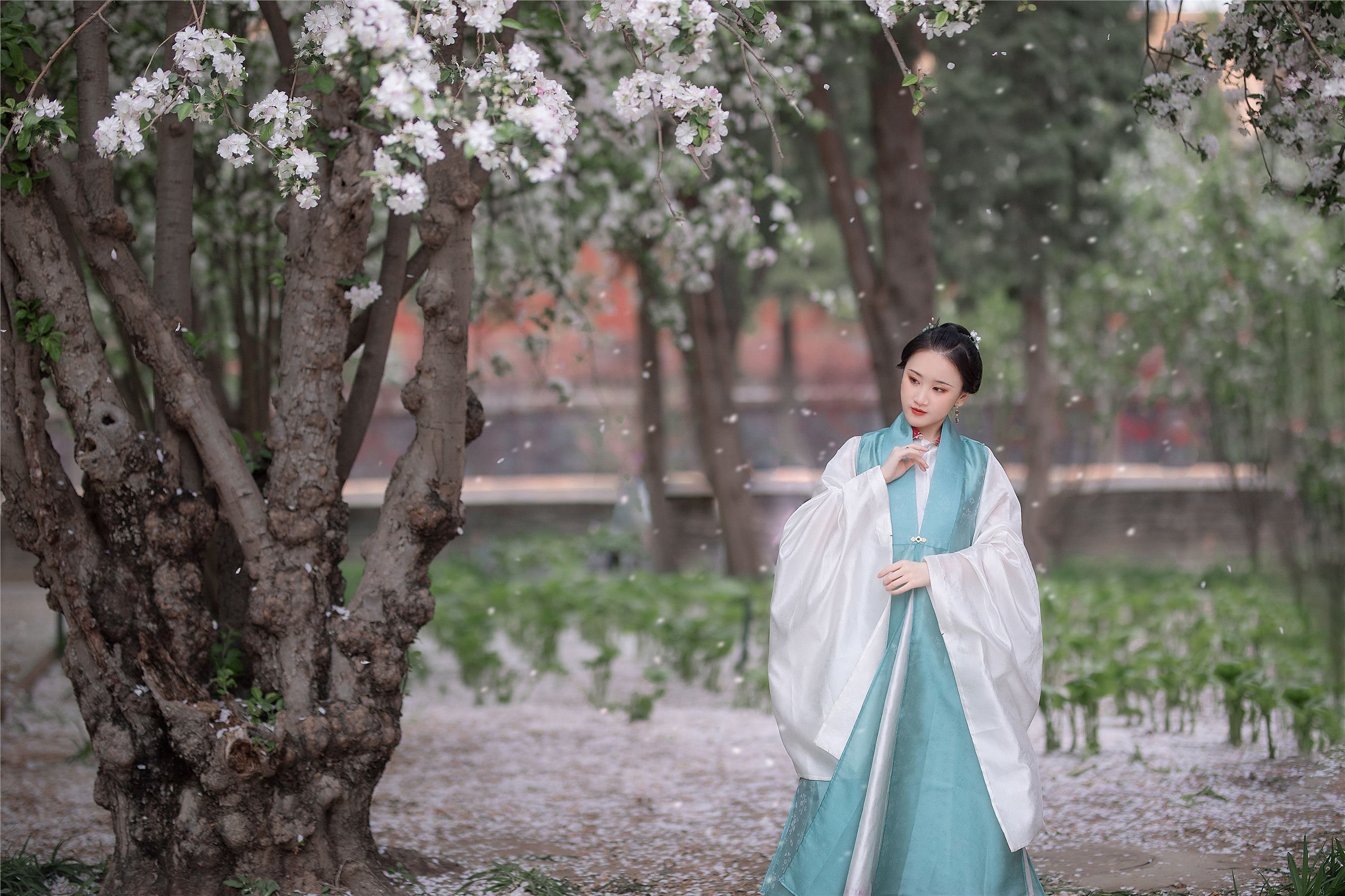 YITUYU艺图语 2021.08.30 花想容 晴空